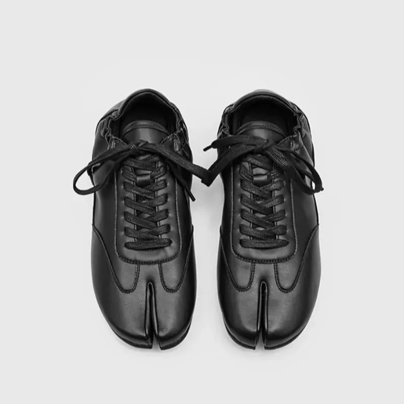 High-end Designer Split Toe Tabi Men's Sneakers and Casual Shoes Fashion Retro Leather Slip-On Loafers Men Shoes Tenis Masculino