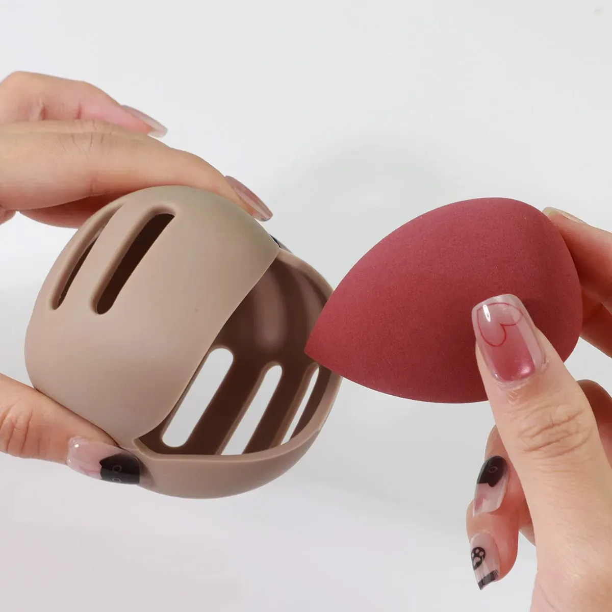 2PcsTravel Makeup Brush Holder Silicone Cosmetic Brushes Bag Makeup Sponge Case Portable Waterproof Makeup Tools para sa mga Babae — image 6