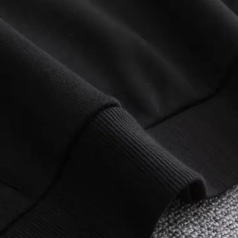 The new men's round-neck sweatshirt for Spring and Autumn 2026 is casual and comfortable with 3D letter pattern printing — image 14