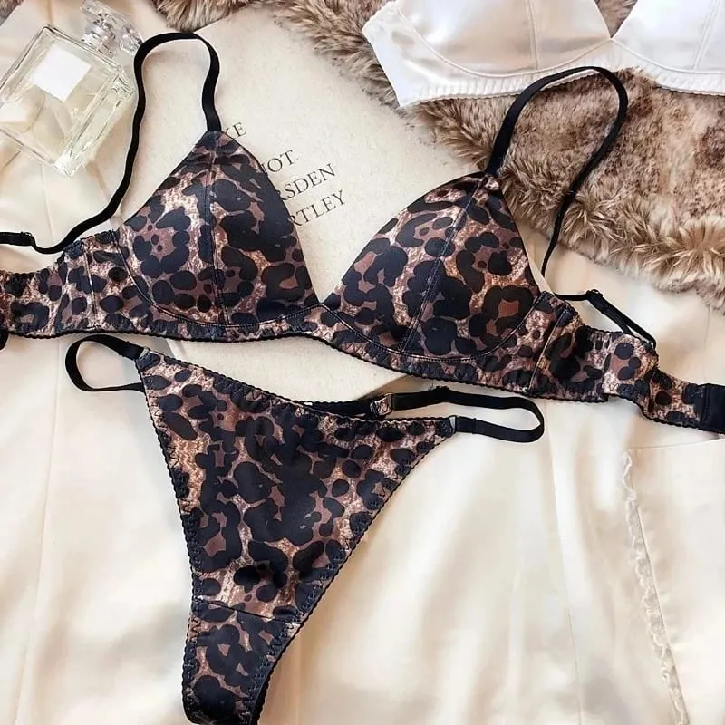Summer Women's Sexy Silken Triangle Cup Wireless Bra And Thong Lingerie Set French Bralette Seamless Intimates Underwear
