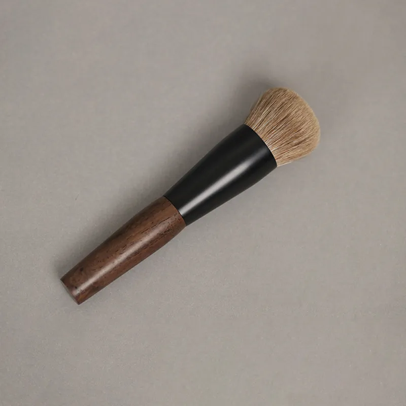 T100 Professional Handmade Makeup Brushes Soft Natural Goat Hair Round Face Powder Brush Short Ebony Wood Handle Make Up Brush