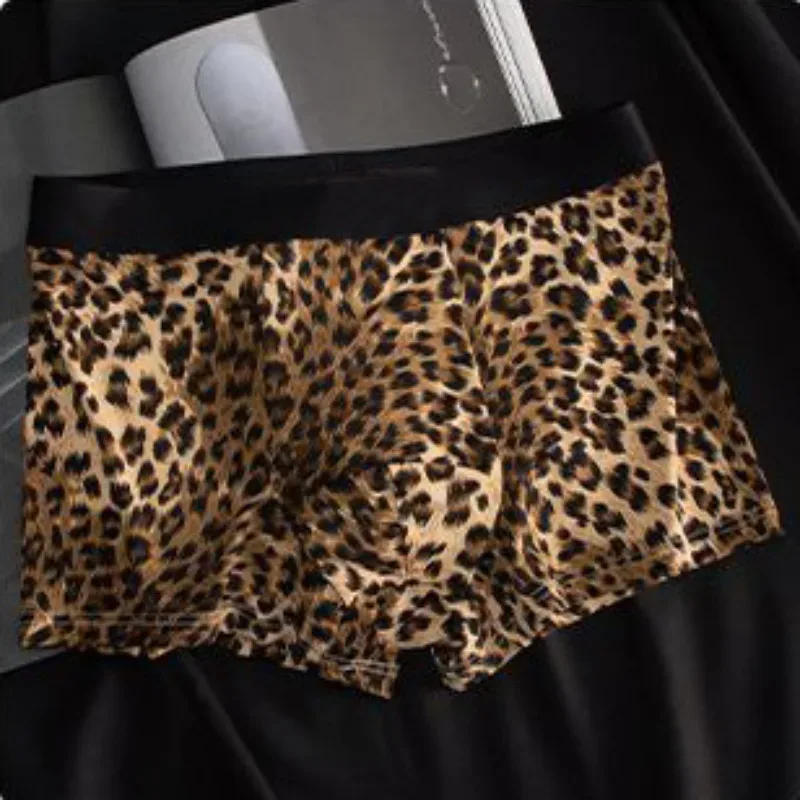 Celana Dalam Sutra Es Pria Celana Pendek Boxer Datar Kantong Cembung Celana Dalam Pria Macan Tutul Cepat Kering Celana Renang Sejuk Mulus — image 3