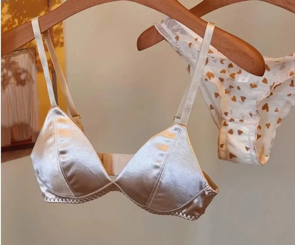 Sexy Satin-BH-Set mit dreieckigen Körbchen, nicht abfärbend, bequeme, kabellose Dessous für große Brüste — image 2