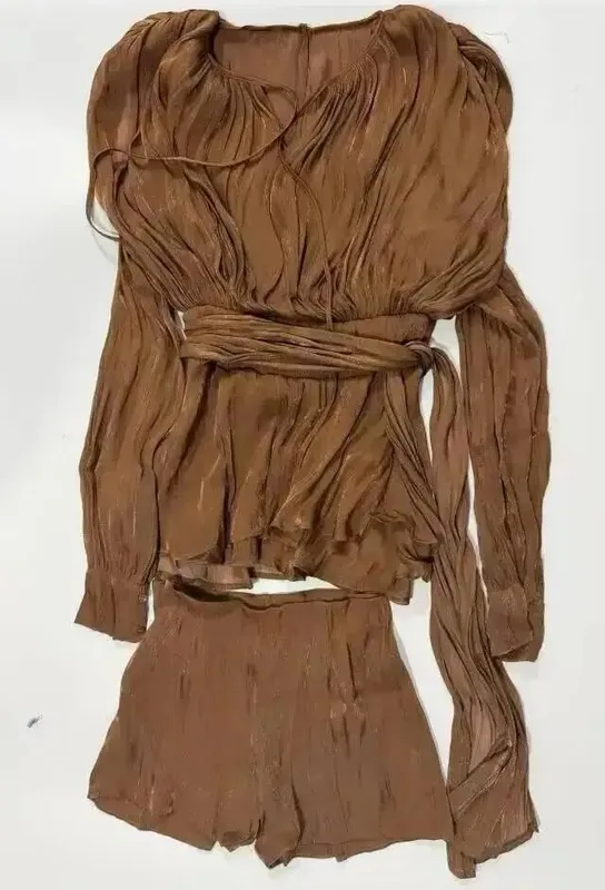 2026 Nieuwe Zomer Mode Vrouwen Kleding Ronde Hals Lantaarn Mouwen Satijnen Korte Jurk Met Shorts Onder Twee Delige Set — image 15