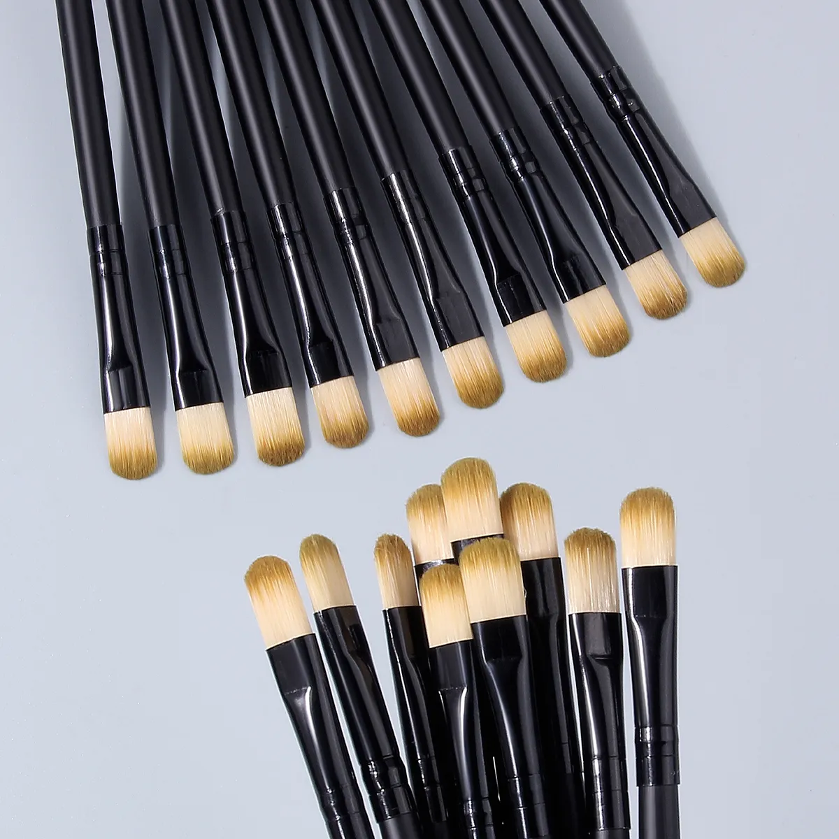 Hot Sale 10PCS Flat Eye Shadow Brushes Black Handle Soft Bristle Eyeshadow Applicator Brushes for Beginner Eye Makeup — image 4