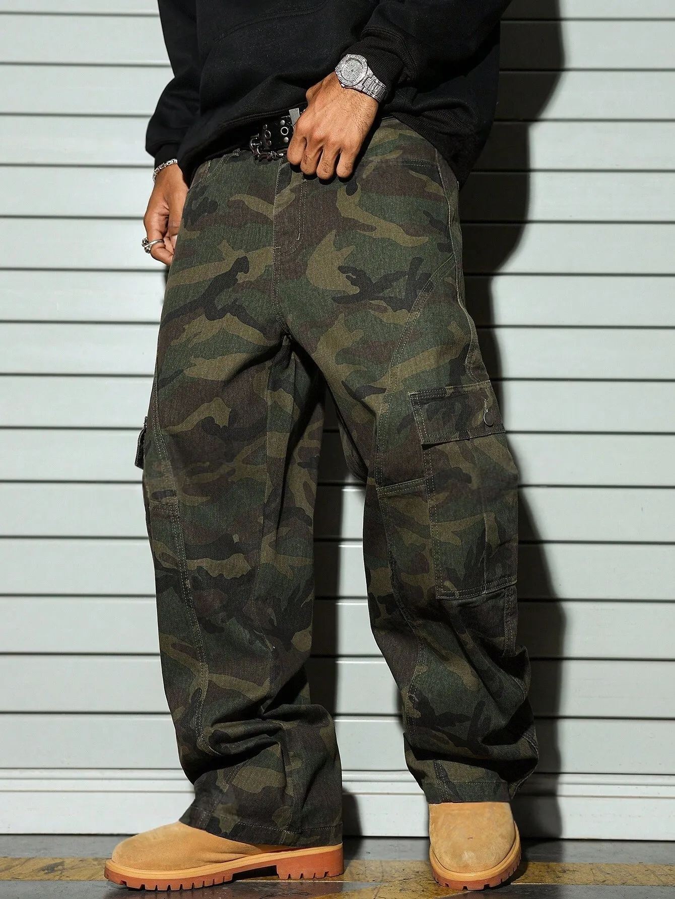 Men's Retro Camouflage Loose Straight-Leg Jeans with Multi-Pocket Design Ideal for Daily Streetwear Outfits — image 2
