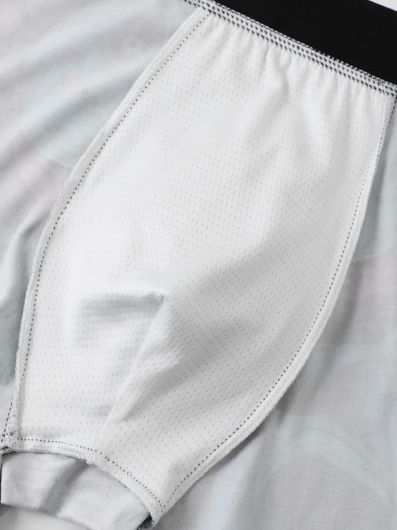 5PCS Random Men's Breathable Boxer Underwear with Colorful Graffiti Patterns Elastic Waistband Trendy and Fashionable Underwear — image 1