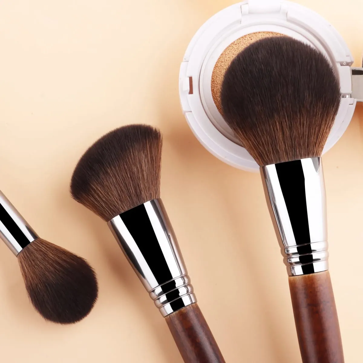 3Pcs Solid Wood Handle Powder Brush Set Round Setting Powder/Angled Contour/Flame Blush Brush Synthetic Fiber — image 3