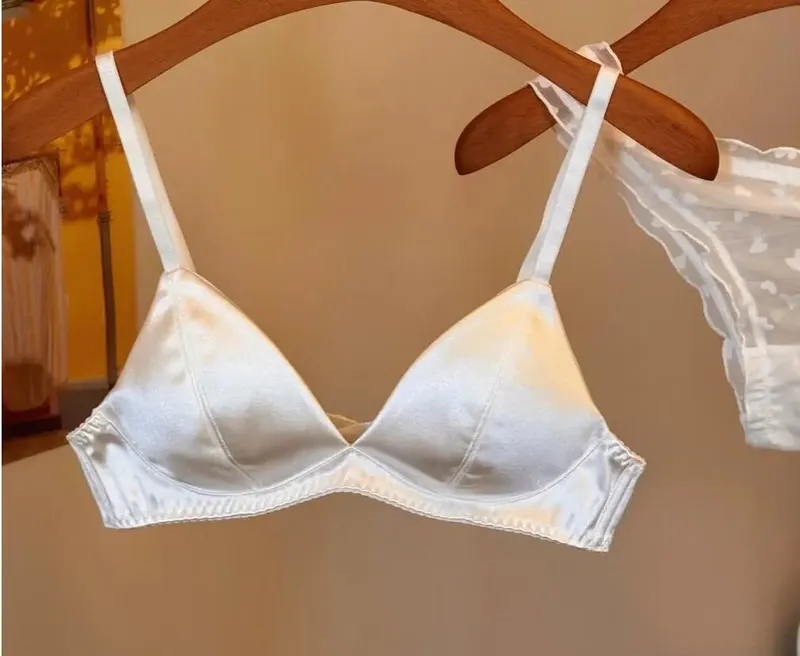 Sexy Satin-BH-Set mit dreieckigen Körbchen, nicht abfärbend, bequeme, kabellose Dessous für große Brüste — image 10