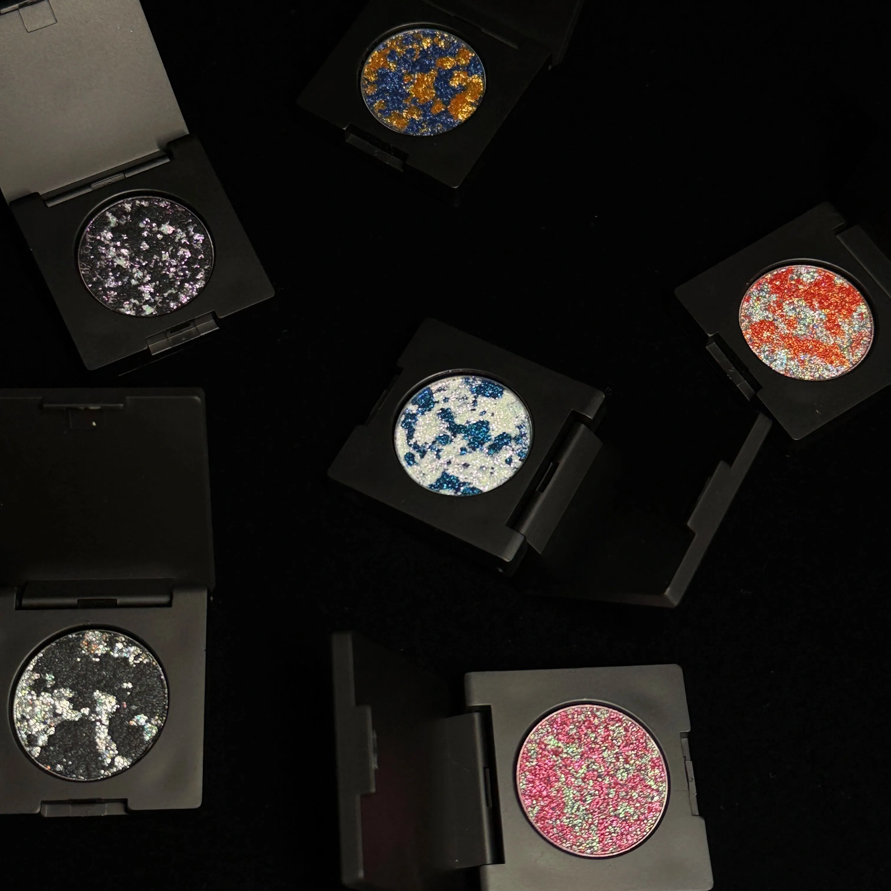 Single Mixed Color Eyeshadow Chameleon Fine Sparkle Pearl Brightener Eye Shadow Portable Eye Makeup — image 5