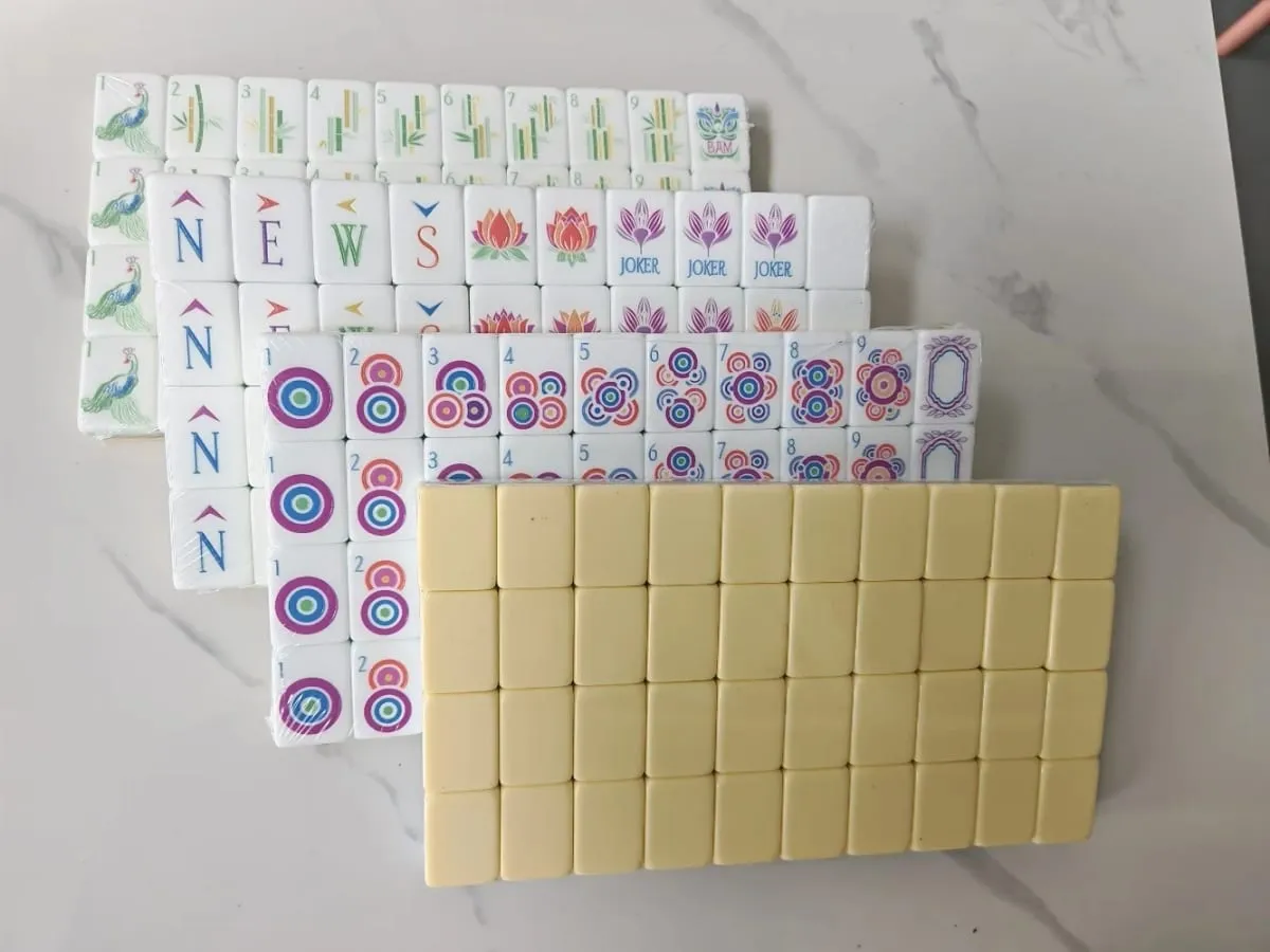 Customizable American Mahjong Sets 160 Tiles 4-Layer Acrylic Mah Jongg Surprise Gifts Mahjong Portable Travel Family Party Games — image 13