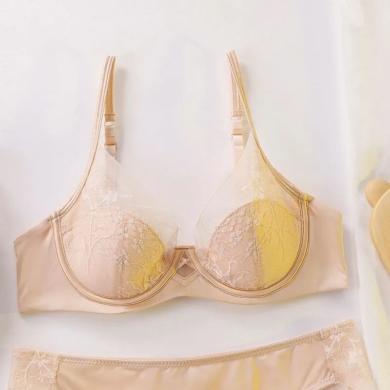 Women Bra and Panty Set Elegant Lace Bralette Wireless Triangle Cup No Underwire Underwear Thin Gathered Comfort Lingerie Set