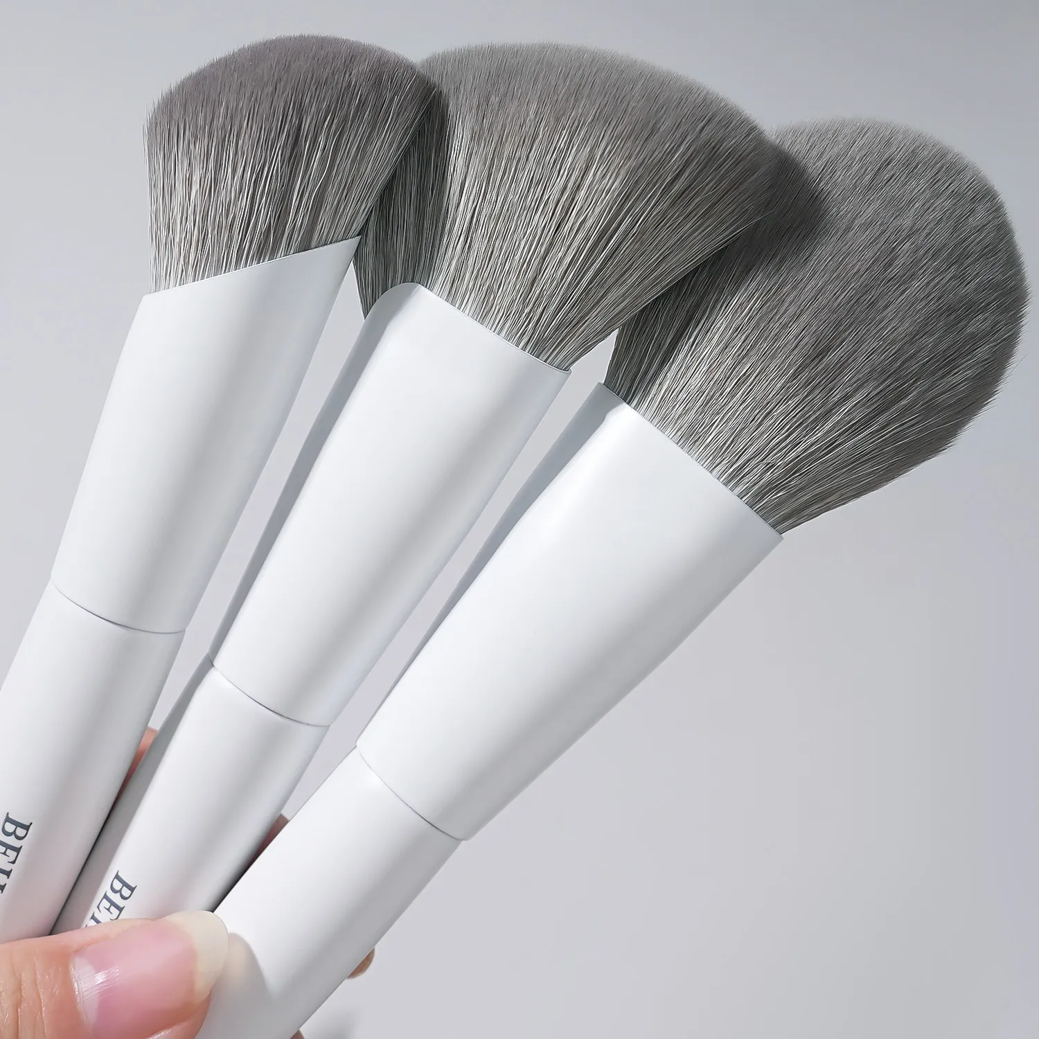 12-Piece Vegan Makeup Brush Set for Powder Foundation Concealer Eyebrows Eyeshadow Contour Eyeliner Blender Eye Brushes