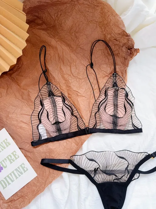 Premium French Triangle Cup Lace Wireless Bra Set Ultra Thin Thin Strap Soft Sexy Backless Lingerie 32‑38 A-B CUP Set