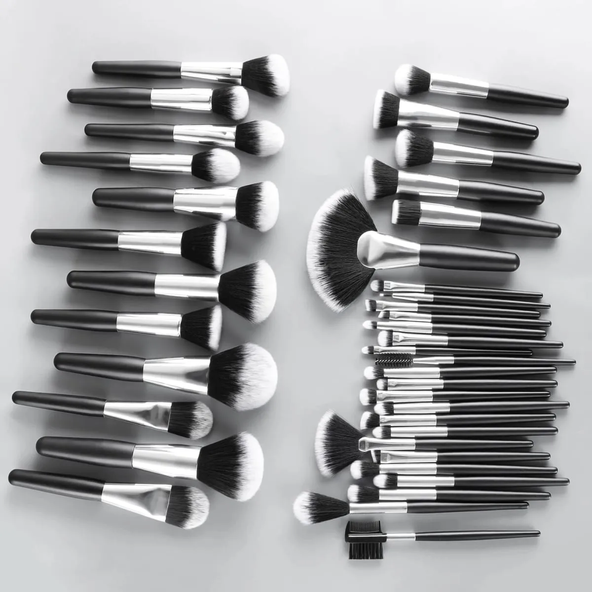 Professional 40Pcs Short Handle Makeup Brush Kit With Bag Complete Highlight Concealer Brow Tools For Daily Touch Up & Travel — image 2