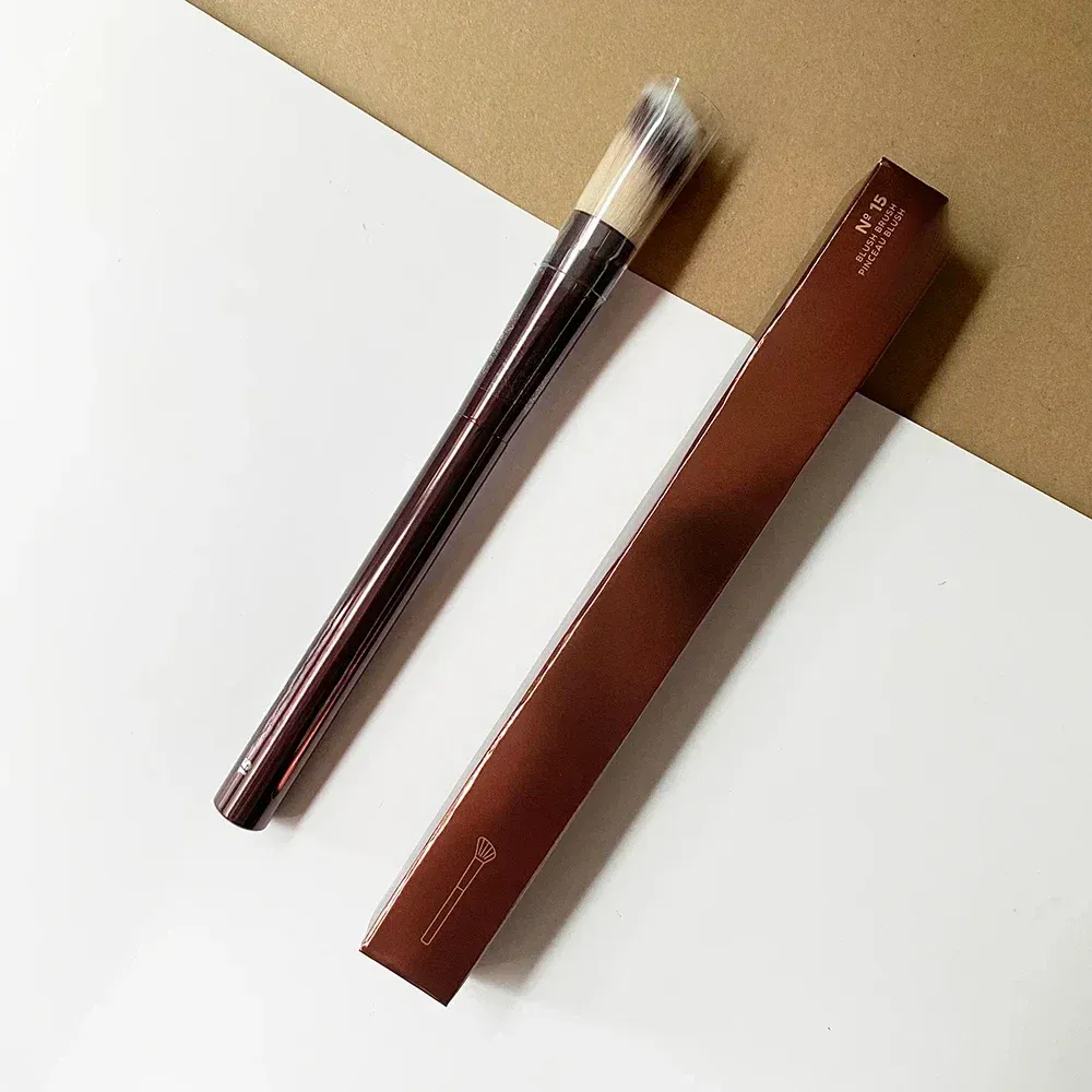 No. 15 Hourglass Blush Brush Bersudut Kontur Blush Stippling Berus Pipi Krim Cecair Blush Makeup Berus Krim Blush Brush — image 2