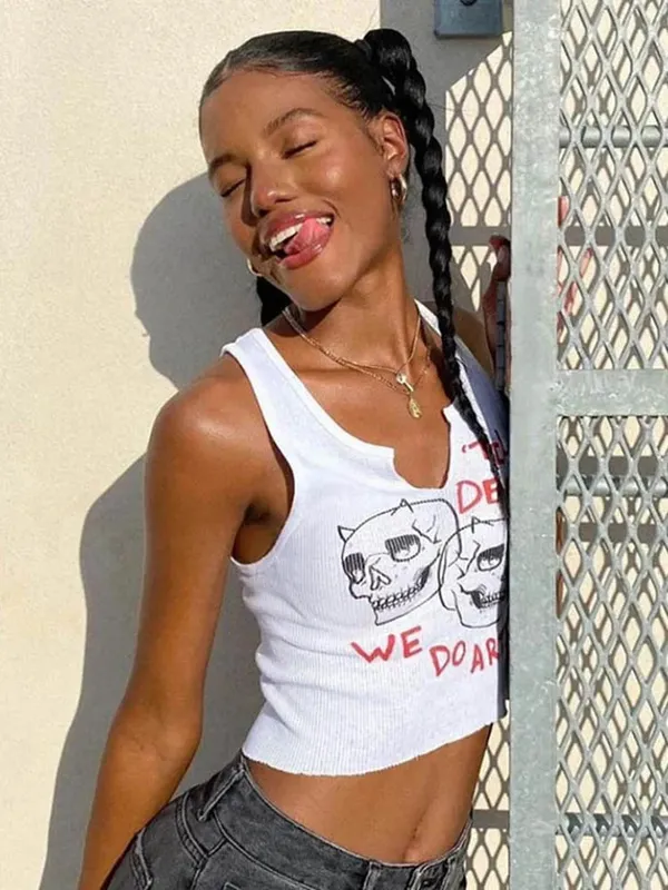 Quadratischer Kragen, trendiger Briefdruck mit Dornschnallen, Tanktops für Damen, mit Totenkopf-Motiv, lässig, dehnbar, ärmelloses Crop-Top — image 5