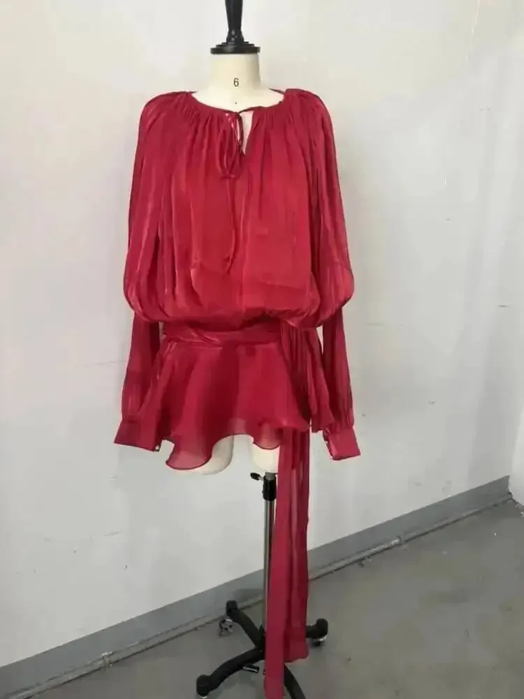 2026 Nieuwe Zomer Mode Vrouwen Kleding Ronde Hals Lantaarn Mouwen Satijnen Korte Jurk Met Shorts Onder Twee Delige Set — image 5