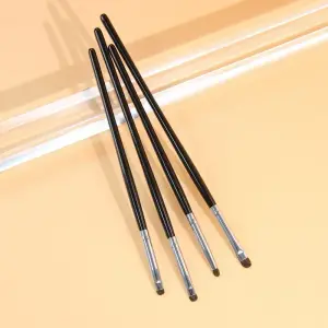 4kpl Yksityiskohta pieni Luomiväri Meikkisivellin Ponyhiukset Precision Luomiväri Meikkisiveltimet Tapered Smudge kosmeettiset työkalut
