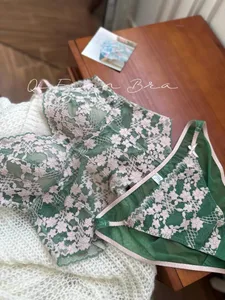 Soutien-gorge licou sexy en dentelle française pour l'été, sans fil, sans plis, pour petit buste, beau dos, ensemble de lingerie S-XL MOYISU BC
